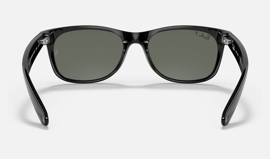 Ray-Ban RB2132 New Wayfarer Noir polarisé de dos