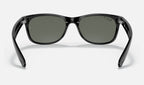 Ray-Ban RB2132 New Wayfarer Noir polarisé de dos