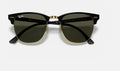 Ray-Ban RB3016 Clubmaster Noir et doré de face, branches fermées