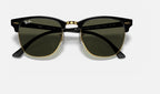 Ray-Ban RB3016 Clubmaster Noir et doré de face, branches fermées