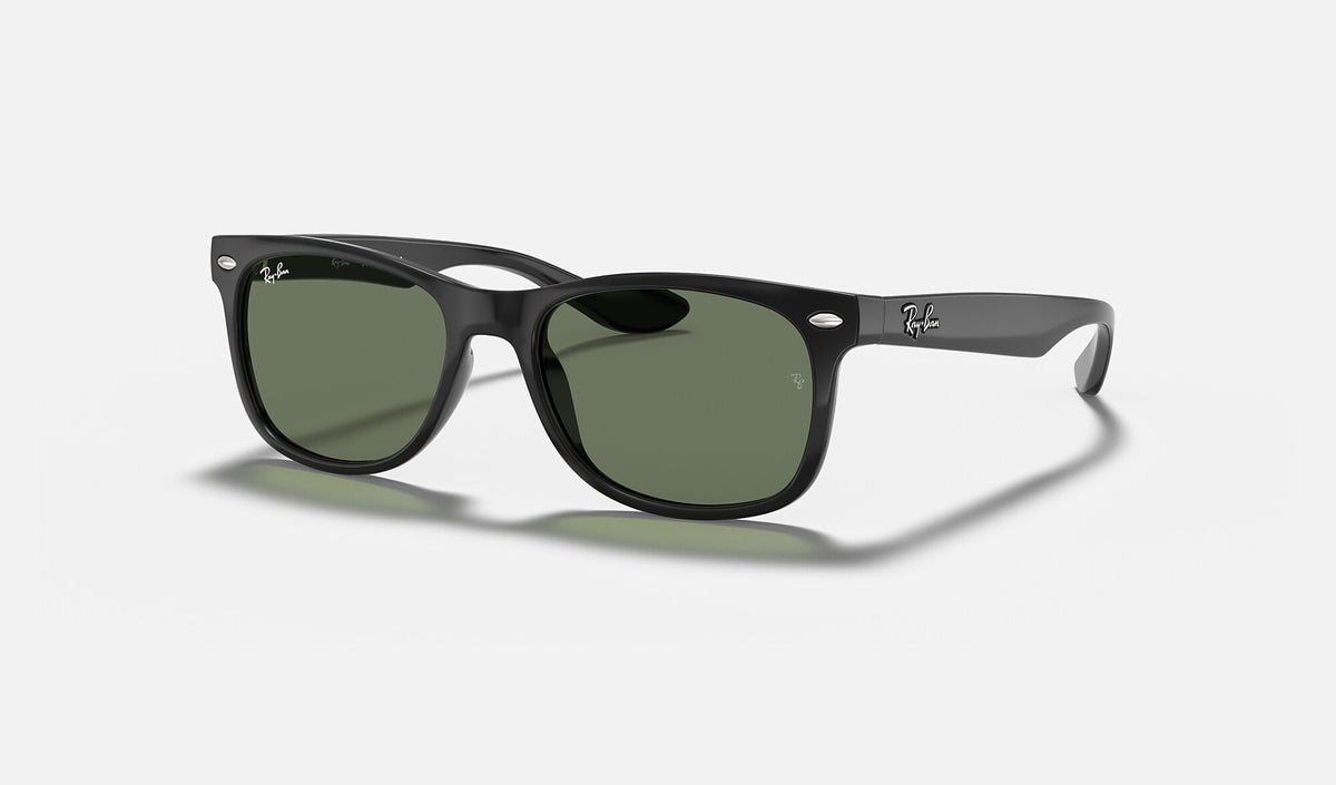 Ray-Ban RJ9052S Junior New Wayfarer Noir de trois-quarts
